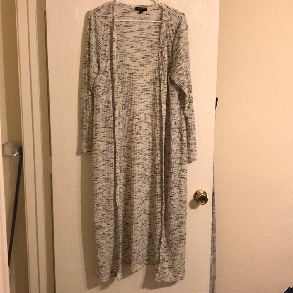 White and black ribbed cardigan